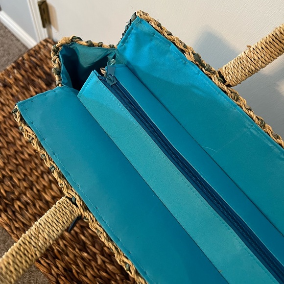 Bundle of 2 Colorful Striped Beach Bags ☀️ - Picture 2 of 13